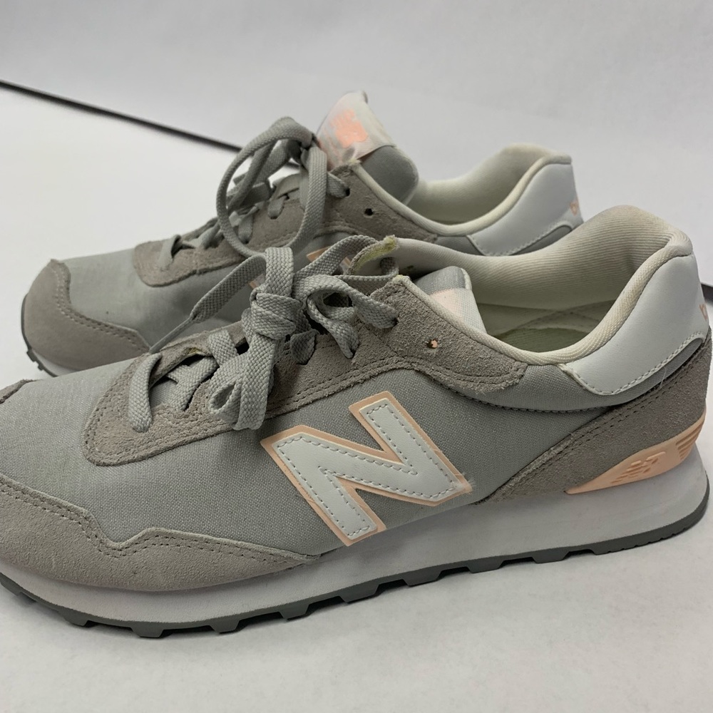 New balance shoes, size 9. Super comfy! & great condition!